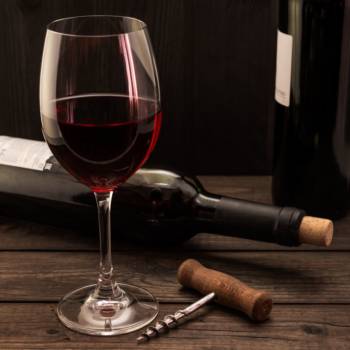 Red Wine: Types, Benefits, Recipes and Side Effects- HealthifyMe